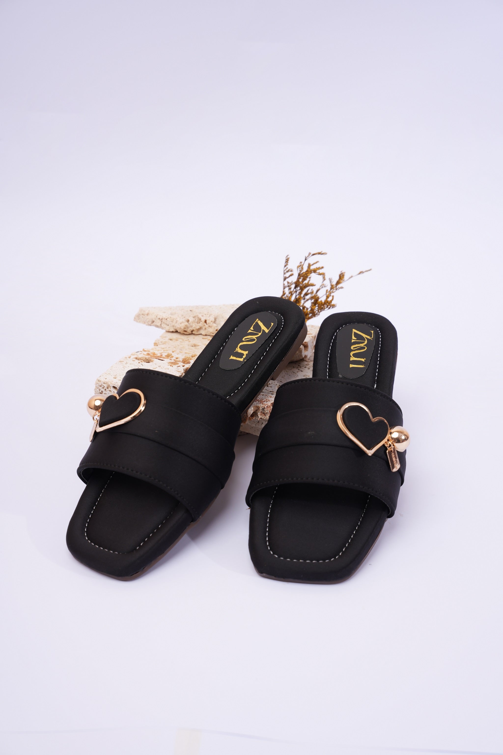ZMRI Heart Charm Black Slide